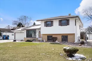 216 S Evergreen Ave, Addison, IL 60101 - Photo 1