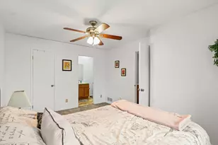 2159 Harbor Town Cir, Champaign, IL 61821 - Photo 14