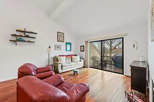 2159 Harbor Town Cir, Champaign, IL 61821 - Photo 4