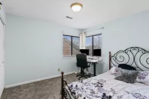 2159 Harbor Town Cir, Champaign, IL 61821 - Photo 16