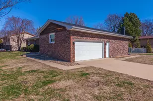 200 Felmley Dr, Normal, IL 61761 - Photo 42