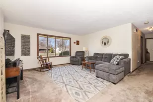 200 Felmley Dr, Normal, IL 61761 - Photo 4