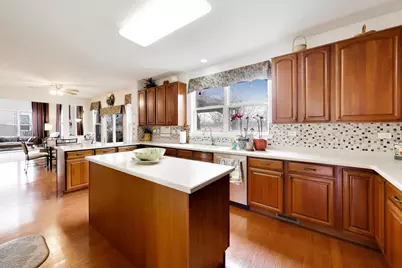 5355 Galloway Drive, Hoffman Estates, IL 60192 - Photo 12