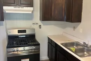 518 E Kerr St, Centralia, IL 62801 - Photo 6