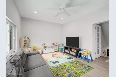 4912 N Mulligan Avenue, Chicago, IL 60630 - Photo 16