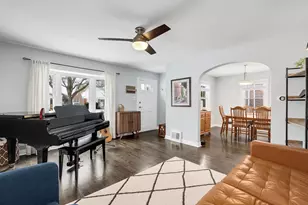 4912 N Mulligan Ave, Chicago, IL 60630 - Photo 4