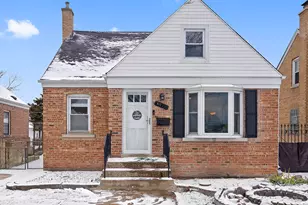 4912 N Mulligan Ave, Chicago, IL 60630 - Photo 1