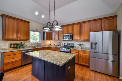 39W578 Newton Square, Geneva, IL 60134 - Photo 4