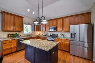 39W578 Newton Square, Geneva, IL 60134 - Photo 4