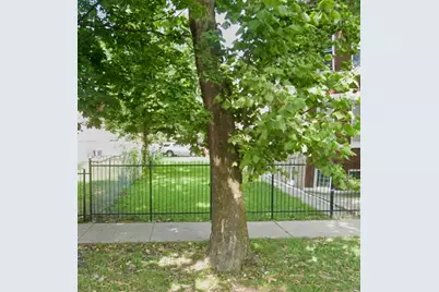 1032 N Springfield Avenue, Chicago, IL 60651 - Photo 2