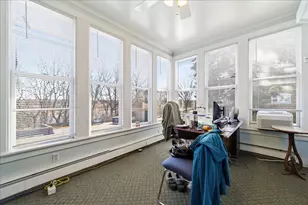 479 N Lake St, Aurora, IL 60506 - Photo 8