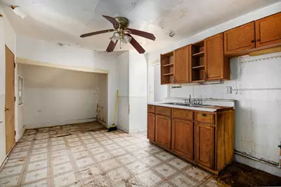 9158 S Clyde Avenue, Chicago, IL 60617 - Photo 8