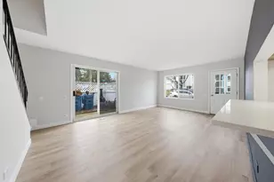 402 Trenton Ct, Aurora, IL 60504 - Photo 6