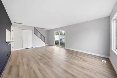 402 Trenton Court, Aurora, IL 60504 - Photo 2