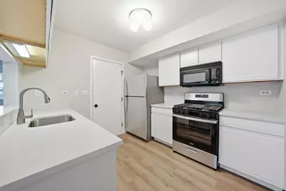 402 Trenton Court, Aurora, IL 60504 - Photo 4