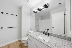 402 Trenton Ct, Aurora, IL 60504 - Photo 8