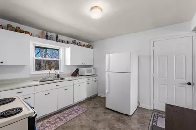 1105 Roselawn Street, Paxton, IL 60957 - Photo 8