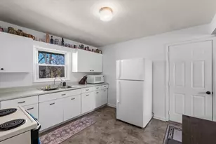 1105 Roselawn St, Paxton, IL 60957 - Photo 8