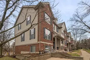 1401 S Fairfield Ave, Lombard, IL 60148 - Photo 4