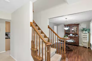 1814 Cambridge Dr, Saint Charles, IL 60174 - Photo 2