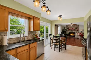 1814 Cambridge Dr, Saint Charles, IL 60174 - Photo 12