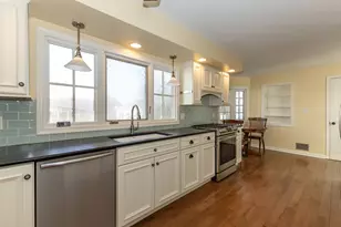 1159 N Kellogg St, Galesburg, IL 61401 - Photo 8