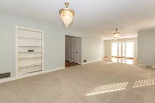 1159 N Kellogg St, Galesburg, IL 61401 - Photo 6