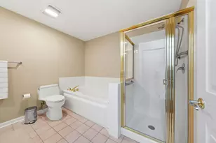 451 Town Pl Cir, Buffalo Grove, IL 60089 - Photo 14