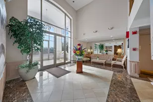 451 Town Pl Cir, Buffalo Grove, IL 60089 - Photo 2