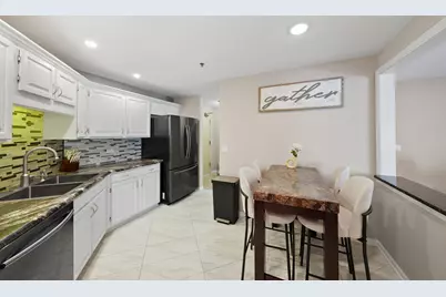 451 Town Place Circle #203, Buffalo Grove, IL 60089 - Photo 8