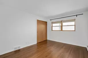 284 Blackhawk Rd, Riverside, IL 60546 - Photo 20