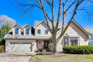1219 Montego Ct, Elk Grove Village, IL 60007 - Photo 1