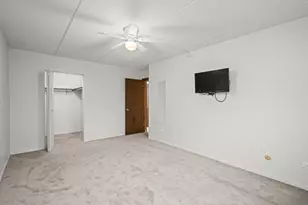 810 N River Rd, Mount Prospect, IL 60056 - Photo 12