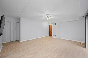 810 N River Rd, Mount Prospect, IL 60056 - Photo 10