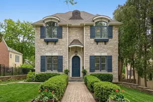 425 S Quincy Ave, Hinsdale, IL 60521 - Photo 1