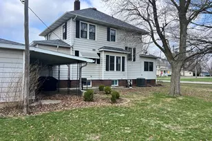 111 W Central St, Buckley, IL 60918 - Photo 4