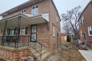 9319 S Calumet Ave, Chicago, IL 60619 - Photo 2