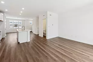 549 Yosemite Wy, Mundelein, IL 60060 - Photo 8