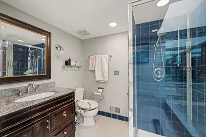 827 N Driveway, Glen Ellyn, IL 60137 - Photo 18