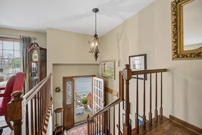 827 N Driveway, Glen Ellyn, IL 60137 - Photo 8