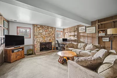 827 N Driveway, Glen Ellyn, IL 60137 - Photo 22