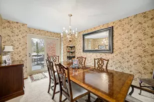 827 N Driveway, Glen Ellyn, IL 60137 - Photo 10