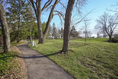 827 N Driveway, Glen Ellyn, IL 60137 - Photo 30