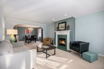 97 N Kenilworth Avenue, Glen Ellyn, IL 60137 - Photo 2