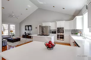 2 Groton Ct, Lincolnshire, IL 60069 - Photo 18