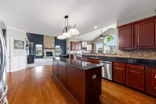 843 Verona Ridge Dr, Aurora, IL 60506 - Photo 8