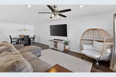 401 Concord Drive, Streamwood, IL 60107 - Photo 4