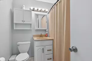 401 Concord Dr, Streamwood, IL 60107 - Photo 14