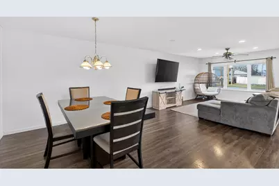 401 Concord Drive, Streamwood, IL 60107 - Photo 8