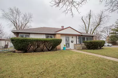 609 E Thacker Street, Des Plaines, IL 60016 - Photo 1
